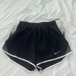 Nike shorts(Never worn)
